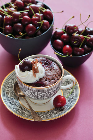 Mug Cakes: 100 Speedy Microwave Treats to Satisfy Your Sweet Tooth